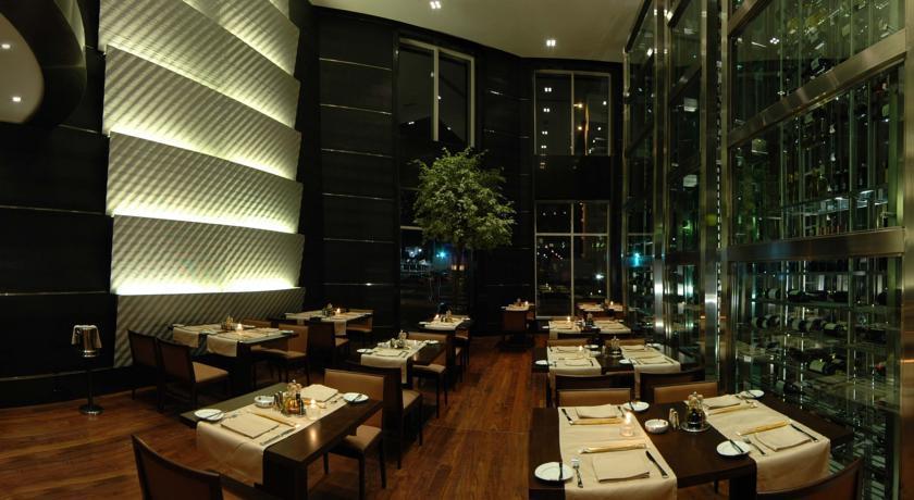 Radisson Blu Hotel, Dubai Media City Restaurant photo